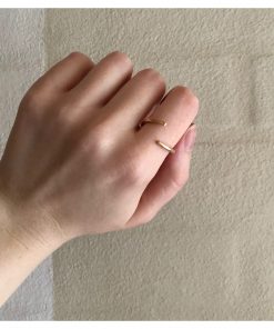 Alternative view of Twirly ring 14kt