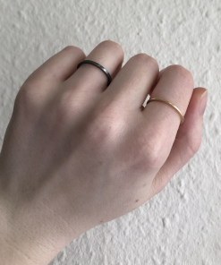 sølv oxyderet ring og 14 kt guldring