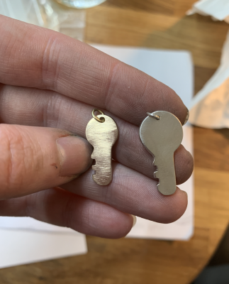 guld vedhæng nøgle